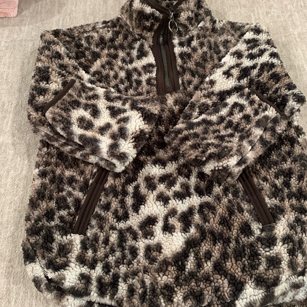 Sweatshirt and blanket hoodie